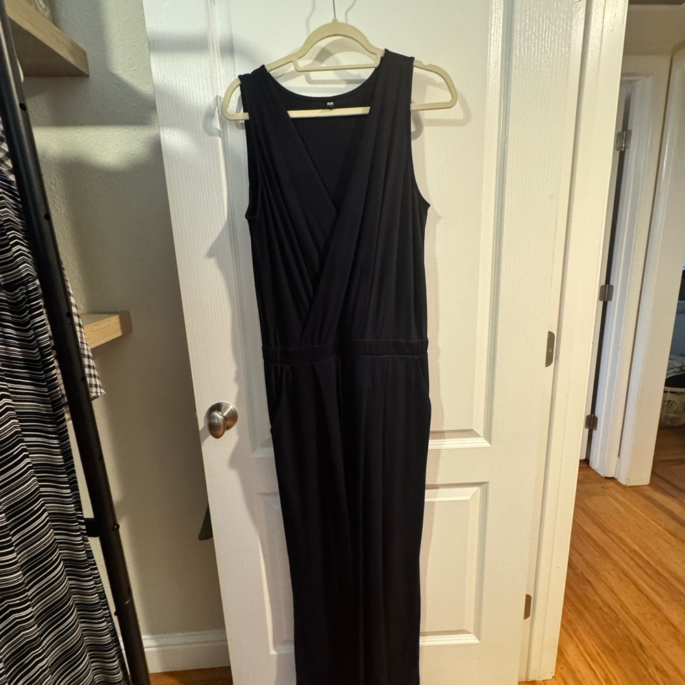 Elegant Black Sleeveless Jumpsuit